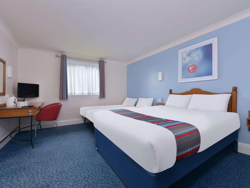 Travelodge Birmingham Kingswinford Chambre photo