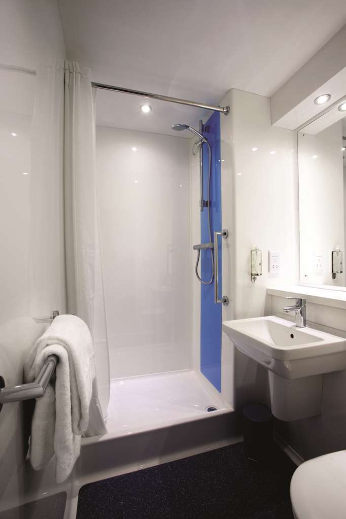Travelodge Birmingham Kingswinford Chambre photo