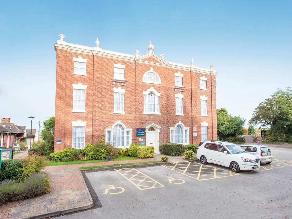 Travelodge Birmingham Kingswinford Extérieur photo