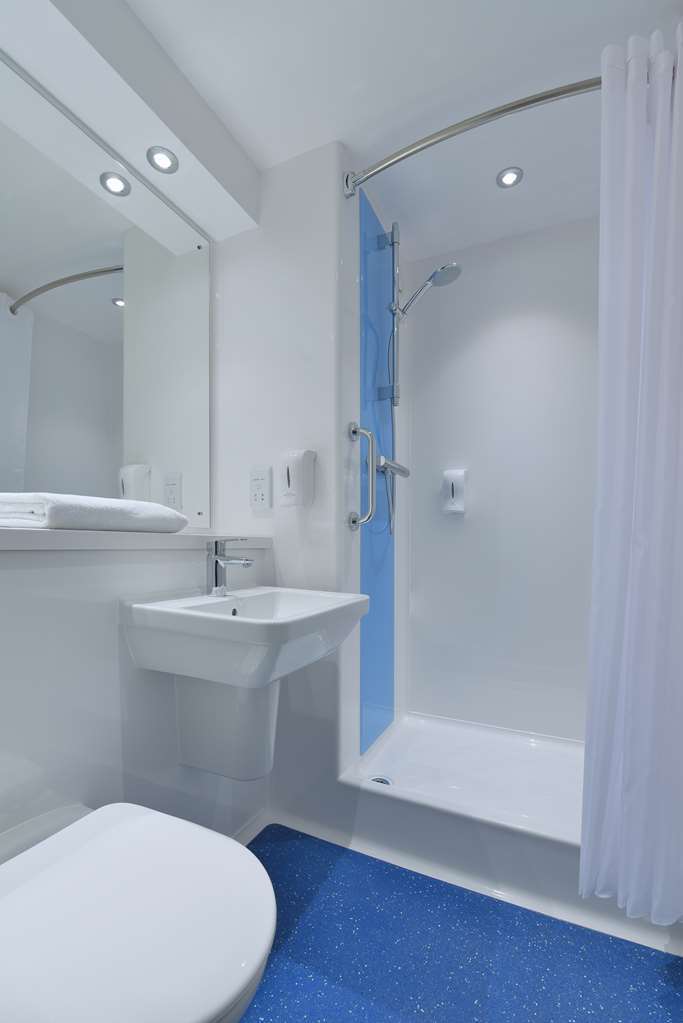 Travelodge Birmingham Kingswinford Chambre photo